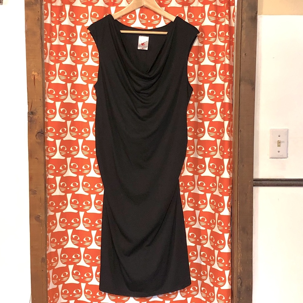 Black Sleeveless Maternity Dress